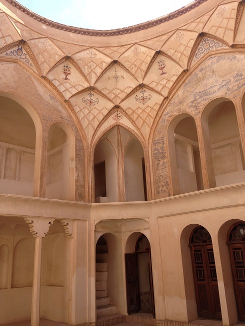 بهشت معماری در خانه سنتی طباطبایی های کاشان